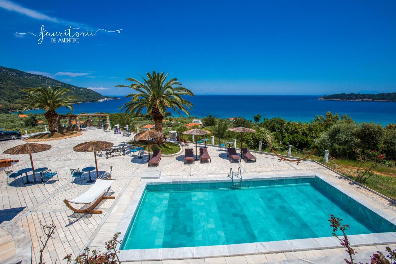 Kinira Beach Hotel Екстер'єр фото