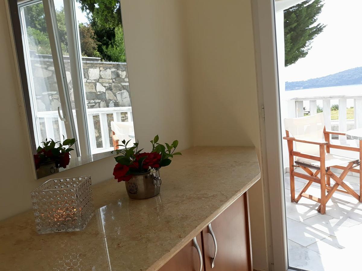Kinira Beach Hotel Екстер'єр фото