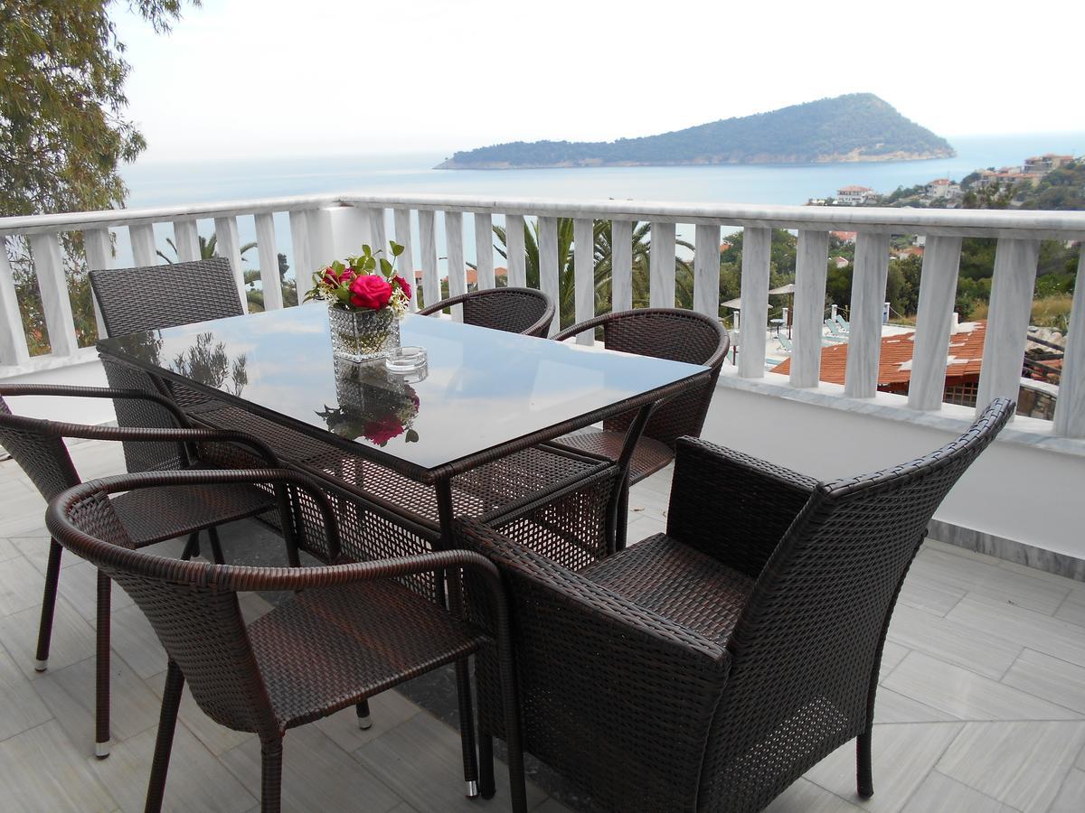Kinira Beach Hotel Екстер'єр фото