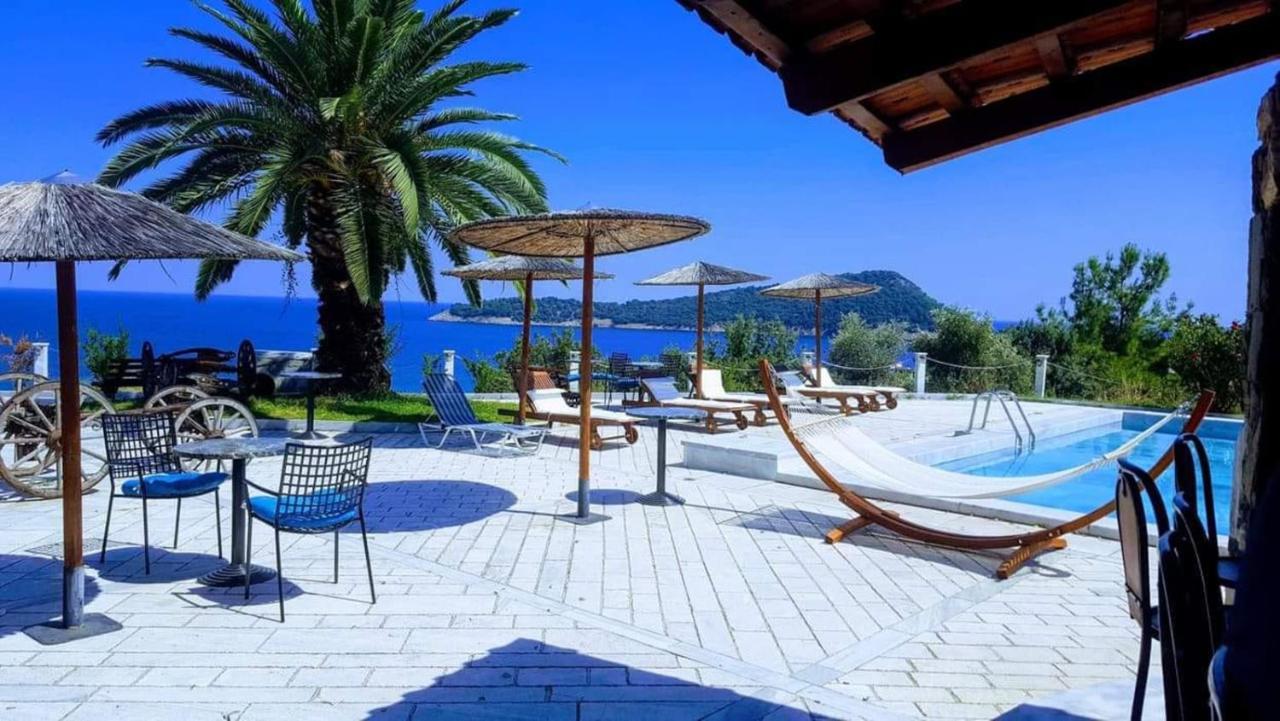 Kinira Beach Hotel Екстер'єр фото